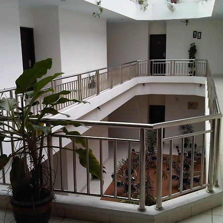 Hotel Lucky Inn Manado Exterior photo